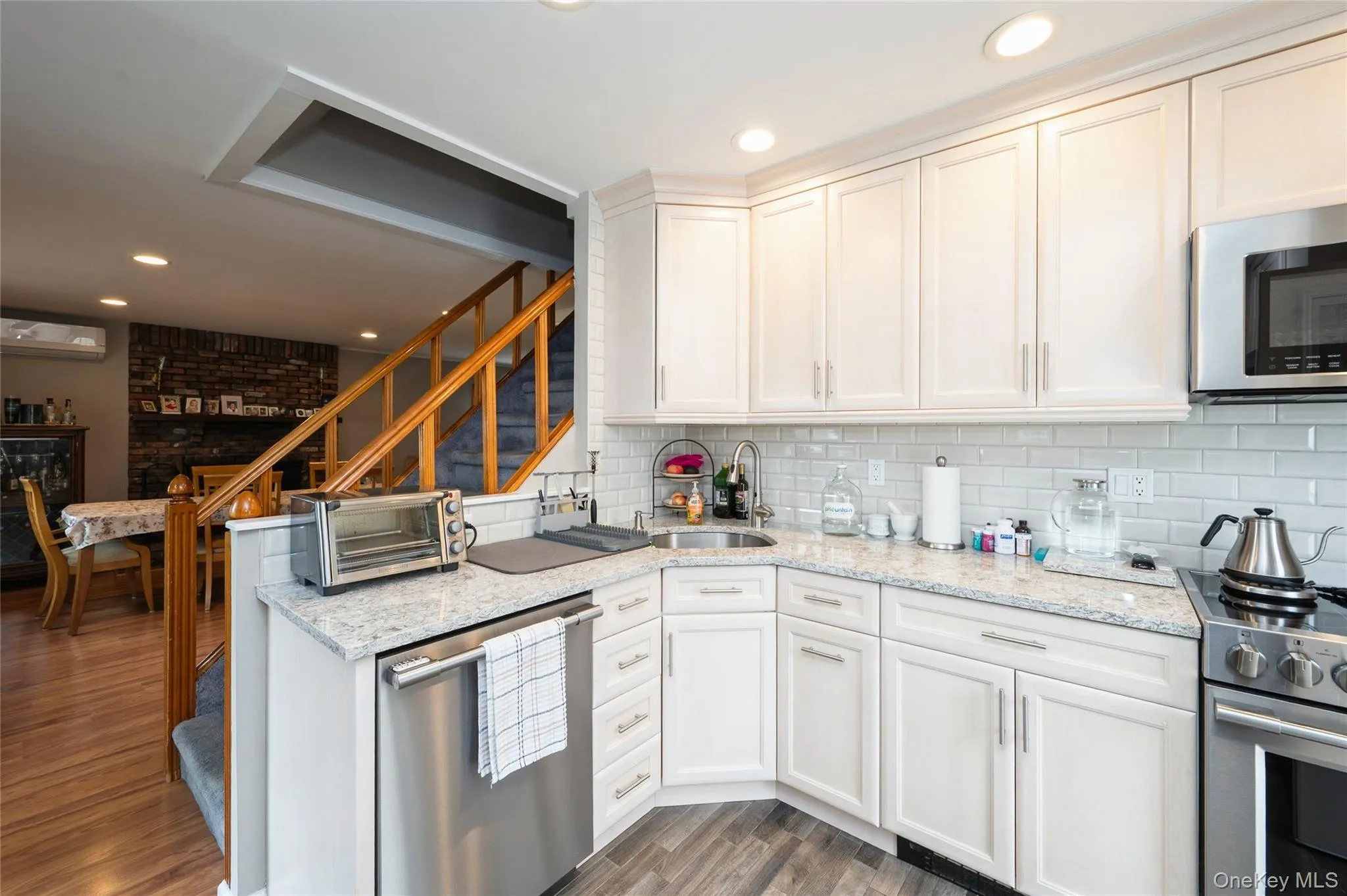 25 Rock Lane, Hempstead, NY, 4 Bedrooms Bedrooms, 8 Rooms Rooms,2 BathroomsBathrooms,Residential,For Rent,Rock,0,1002574 25 Rock Lane, Hempstead, NY, 4 Bedrooms Bedrooms, 8 Rooms Rooms,2 BathroomsBathrooms,Residential,For Rent,Rock,0,1002574