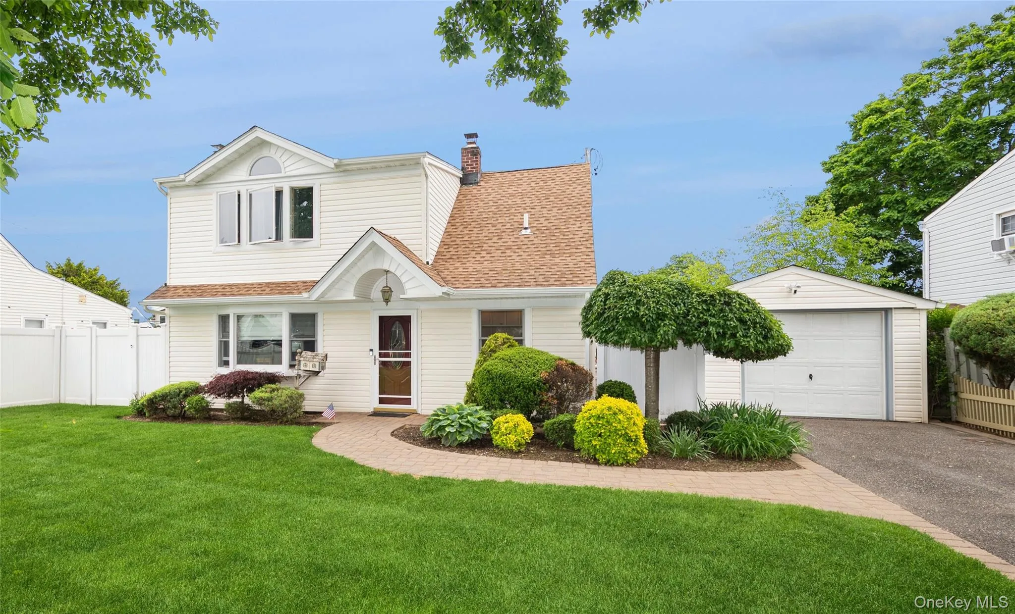 25 Rock Lane, Hempstead, NY, 4 Bedrooms Bedrooms, 8 Rooms Rooms,2 BathroomsBathrooms,Residential,For Rent,Rock,0,1002574 25 Rock Lane, Hempstead, NY, 4 Bedrooms Bedrooms, 8 Rooms Rooms,2 BathroomsBathrooms,Residential,For Rent,Rock,0,1002574