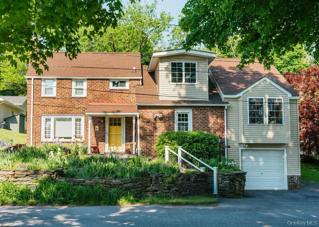 178 Hoyt Street, Esopus, NY, 3 Bedrooms Bedrooms, 6 Rooms Rooms,2 BathroomsBathrooms,Residential,For Rent,Hoyt,0,1002577 178 Hoyt Street, Esopus, NY, 3 Bedrooms Bedrooms, 6 Rooms Rooms,2 BathroomsBathrooms,Residential,For Rent,Hoyt,0,1002577