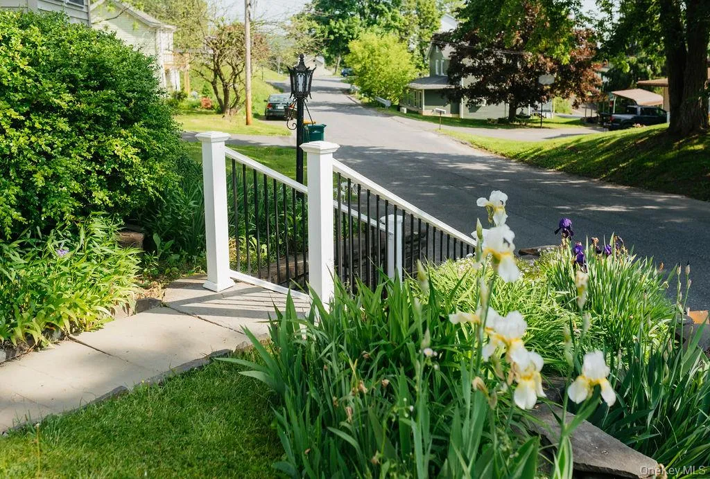178 Hoyt Street, Esopus, NY, 3 Bedrooms Bedrooms, 6 Rooms Rooms,2 BathroomsBathrooms,Residential,For Rent,Hoyt,0,1002577 178 Hoyt Street, Esopus, NY, 3 Bedrooms Bedrooms, 6 Rooms Rooms,2 BathroomsBathrooms,Residential,For Rent,Hoyt,0,1002577