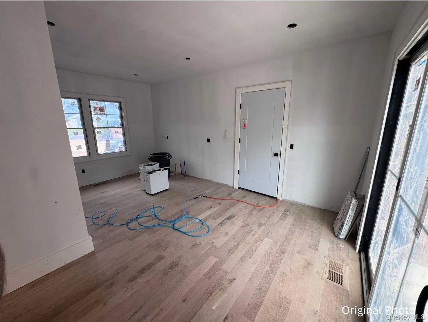 3 Vail Avenue, Southampton, NY, 4 Bedrooms Bedrooms, 13 Rooms Rooms,5 BathroomsBathrooms,Residential,For Rent,Vail,0,1002581 3 Vail Avenue, Southampton, NY, 4 Bedrooms Bedrooms, 13 Rooms Rooms,5 BathroomsBathrooms,Residential,For Rent,Vail,0,1002581