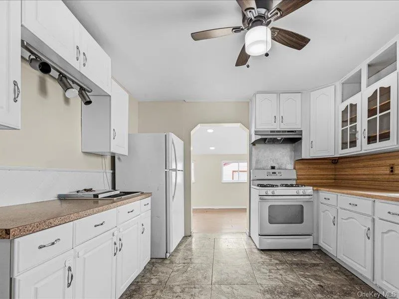 98 Lincoln Street, Hempstead, NY, 4 Bedrooms Bedrooms, 10 Rooms Rooms,2 BathroomsBathrooms,Residential,For Rent,Lincoln,0,1002589 98 Lincoln Street, Hempstead, NY, 4 Bedrooms Bedrooms, 10 Rooms Rooms,2 BathroomsBathrooms,Residential,For Rent,Lincoln,0,1002589