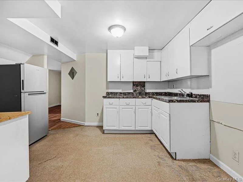 98 Lincoln Street, Hempstead, NY, 4 Bedrooms Bedrooms, 10 Rooms Rooms,2 BathroomsBathrooms,Residential,For Rent,Lincoln,0,1002589 98 Lincoln Street, Hempstead, NY, 4 Bedrooms Bedrooms, 10 Rooms Rooms,2 BathroomsBathrooms,Residential,For Rent,Lincoln,0,1002589