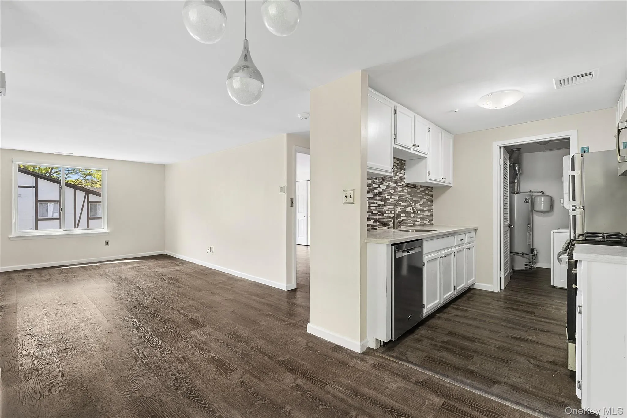 104 Birchwood Road, Brookhaven, NY, 1 Bedroom Bedrooms, 4 Rooms Rooms,1 BathroomBathrooms,Residential Lease,For Rent,Birchwood,0,1002590 104 Birchwood Road, Brookhaven, NY, 1 Bedroom Bedrooms, 4 Rooms Rooms,1 BathroomBathrooms,Residential Lease,For Rent,Birchwood,0,1002590
