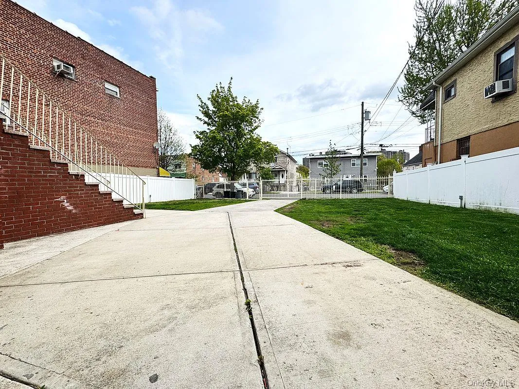 2945 Wickham Avenue, New York, NY, 4 Bedrooms Bedrooms, 10 Rooms Rooms,3 BathroomsBathrooms,Residential Lease,For Rent,Wickham,0,1002593 2945 Wickham Avenue, New York, NY, 4 Bedrooms Bedrooms, 10 Rooms Rooms,3 BathroomsBathrooms,Residential Lease,For Rent,Wickham,0,1002593