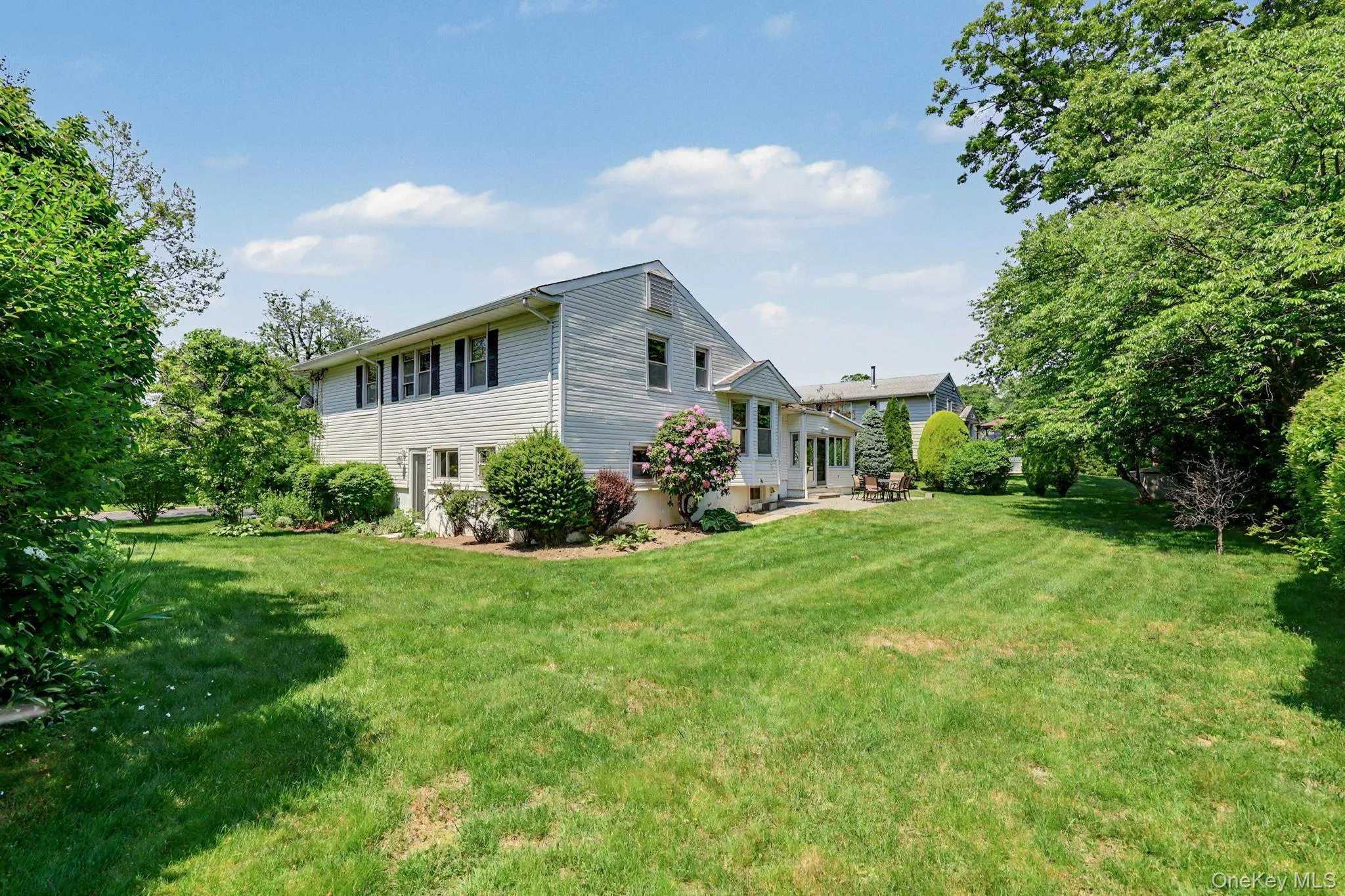 70 Richbell Road, White Plains, NY, 3 Bedrooms Bedrooms, 6 Rooms Rooms,3 BathroomsBathrooms,Residential,For Rent,Richbell,0,1002599 70 Richbell Road, White Plains, NY, 3 Bedrooms Bedrooms, 6 Rooms Rooms,3 BathroomsBathrooms,Residential,For Rent,Richbell,0,1002599