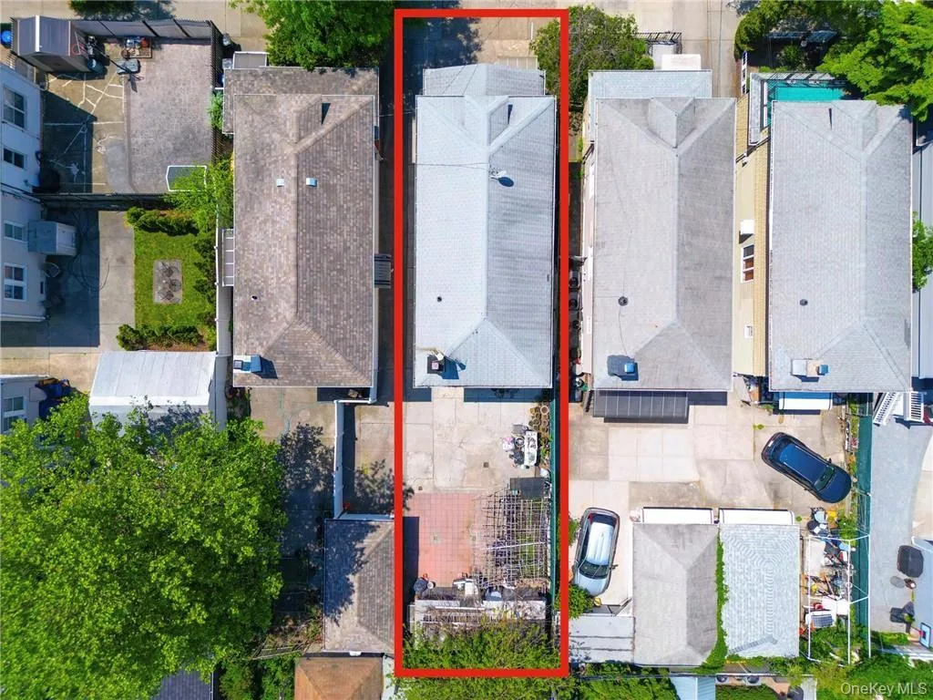2675 27th Street, New York, NY, 3 Bedrooms Bedrooms, 7 Rooms Rooms,2 BathroomsBathrooms,Residential Sale,For Rent,27th,0,1002612 2675 27th Street, New York, NY, 3 Bedrooms Bedrooms, 7 Rooms Rooms,2 BathroomsBathrooms,Residential Sale,For Rent,27th,0,1002612
