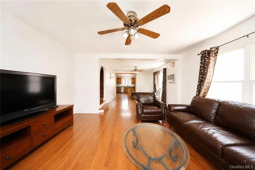 2675 27th Street, New York, NY, 3 Bedrooms Bedrooms, 7 Rooms Rooms,2 BathroomsBathrooms,Residential Sale,For Rent,27th,0,1002612 2675 27th Street, New York, NY, 3 Bedrooms Bedrooms, 7 Rooms Rooms,2 BathroomsBathrooms,Residential Sale,For Rent,27th,0,1002612