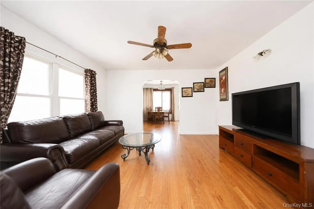 2675 27th Street, New York, NY, 3 Bedrooms Bedrooms, 7 Rooms Rooms,2 BathroomsBathrooms,Residential Sale,For Rent,27th,0,1002612 2675 27th Street, New York, NY, 3 Bedrooms Bedrooms, 7 Rooms Rooms,2 BathroomsBathrooms,Residential Sale,For Rent,27th,0,1002612