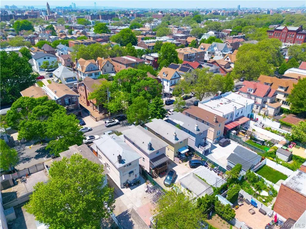 2675 27th Street, New York, NY, 3 Bedrooms Bedrooms, 7 Rooms Rooms,2 BathroomsBathrooms,Residential Sale,For Rent,27th,0,1002612 2675 27th Street, New York, NY, 3 Bedrooms Bedrooms, 7 Rooms Rooms,2 BathroomsBathrooms,Residential Sale,For Rent,27th,0,1002612