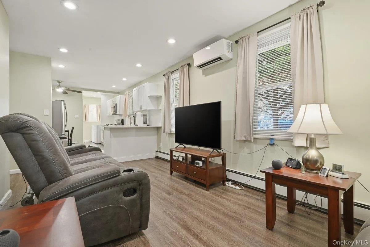 707 5th Street, Babylon, NY, 3 Bedrooms Bedrooms, 5 Rooms Rooms,2 BathroomsBathrooms,Residential,For Rent,5th,0,1002616 707 5th Street, Babylon, NY, 3 Bedrooms Bedrooms, 5 Rooms Rooms,2 BathroomsBathrooms,Residential,For Rent,5th,0,1002616