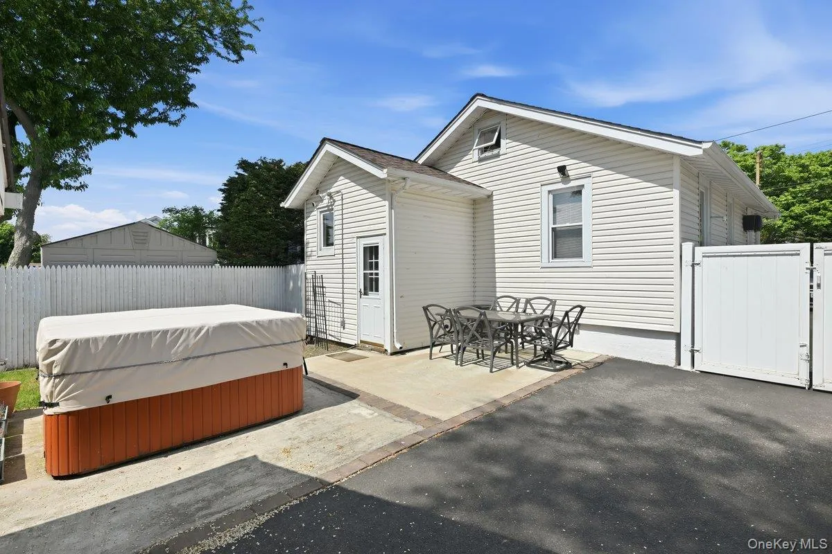 707 5th Street, Babylon, NY, 3 Bedrooms Bedrooms, 5 Rooms Rooms,2 BathroomsBathrooms,Residential,For Rent,5th,0,1002616 707 5th Street, Babylon, NY, 3 Bedrooms Bedrooms, 5 Rooms Rooms,2 BathroomsBathrooms,Residential,For Rent,5th,0,1002616