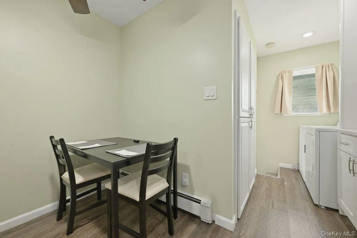 707 5th Street, Babylon, NY, 3 Bedrooms Bedrooms, 5 Rooms Rooms,2 BathroomsBathrooms,Residential,For Rent,5th,0,1002616 707 5th Street, Babylon, NY, 3 Bedrooms Bedrooms, 5 Rooms Rooms,2 BathroomsBathrooms,Residential,For Rent,5th,0,1002616