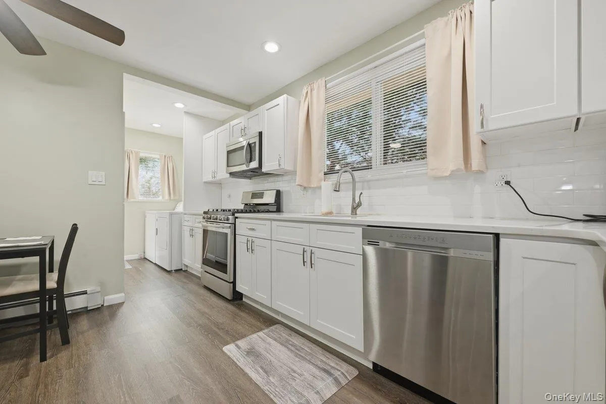 707 5th Street, Babylon, NY, 3 Bedrooms Bedrooms, 5 Rooms Rooms,2 BathroomsBathrooms,Residential,For Rent,5th,0,1002616 707 5th Street, Babylon, NY, 3 Bedrooms Bedrooms, 5 Rooms Rooms,2 BathroomsBathrooms,Residential,For Rent,5th,0,1002616