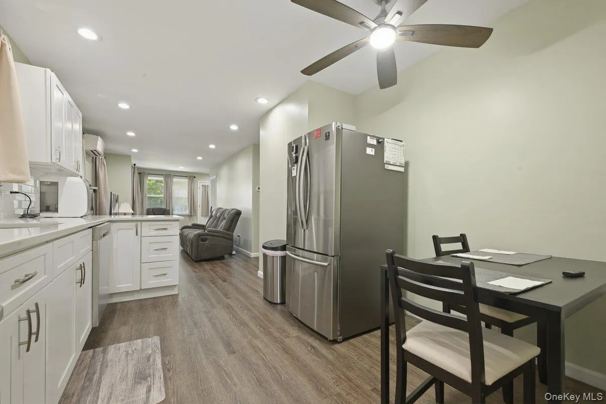 707 5th Street, Babylon, NY, 3 Bedrooms Bedrooms, 5 Rooms Rooms,2 BathroomsBathrooms,Residential,For Rent,5th,0,1002616 707 5th Street, Babylon, NY, 3 Bedrooms Bedrooms, 5 Rooms Rooms,2 BathroomsBathrooms,Residential,For Rent,5th,0,1002616