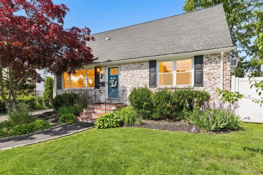 413 Pecan Street, Babylon, NY, 4 Bedrooms Bedrooms, 12 Rooms Rooms,2 BathroomsBathrooms,Residential,For Rent,Pecan,0,1002620 413 Pecan Street, Babylon, NY, 4 Bedrooms Bedrooms, 12 Rooms Rooms,2 BathroomsBathrooms,Residential,For Rent,Pecan,0,1002620