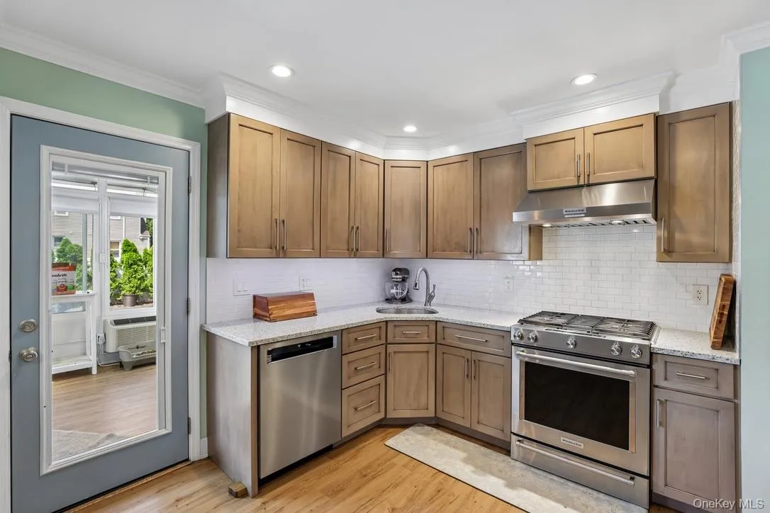 413 Pecan Street, Babylon, NY, 4 Bedrooms Bedrooms, 12 Rooms Rooms,2 BathroomsBathrooms,Residential,For Rent,Pecan,0,1002620 413 Pecan Street, Babylon, NY, 4 Bedrooms Bedrooms, 12 Rooms Rooms,2 BathroomsBathrooms,Residential,For Rent,Pecan,0,1002620