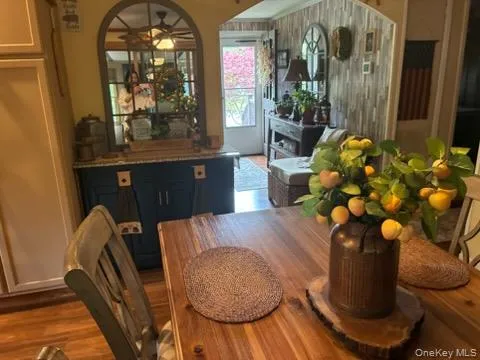1661 Old Country, Riverhead, NY, 2 Bedrooms Bedrooms, 5 Rooms Rooms,2 BathroomsBathrooms,Residential,For Rent,Old Country,0,1002629 1661 Old Country, Riverhead, NY, 2 Bedrooms Bedrooms, 5 Rooms Rooms,2 BathroomsBathrooms,Residential,For Rent,Old Country,0,1002629