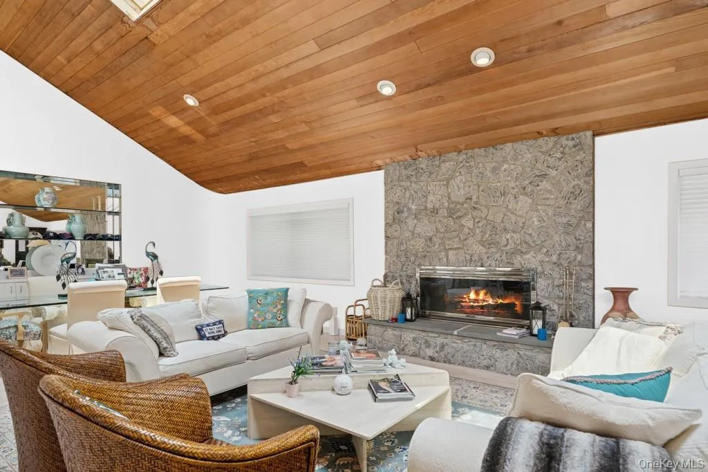 61 Hidden Cove Court, Southampton, NY, 5 Bedrooms Bedrooms, 12 Rooms Rooms,6 BathroomsBathrooms,Residential,For Rent,Hidden Cove,0,1002630 61 Hidden Cove Court, Southampton, NY, 5 Bedrooms Bedrooms, 12 Rooms Rooms,6 BathroomsBathrooms,Residential,For Rent,Hidden Cove,0,1002630