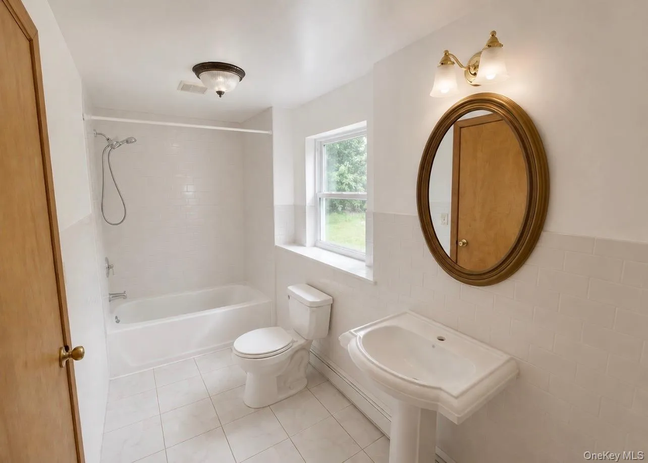 176 Spackenkill Road, Poughkeepsie (town), NY, 1 Bedroom Bedrooms, 2 Rooms Rooms,1 BathroomBathrooms,Residential Lease,For Rent,Spackenkill,0,1002631 176 Spackenkill Road, Poughkeepsie (town), NY, 1 Bedroom Bedrooms, 2 Rooms Rooms,1 BathroomBathrooms,Residential Lease,For Rent,Spackenkill,0,1002631