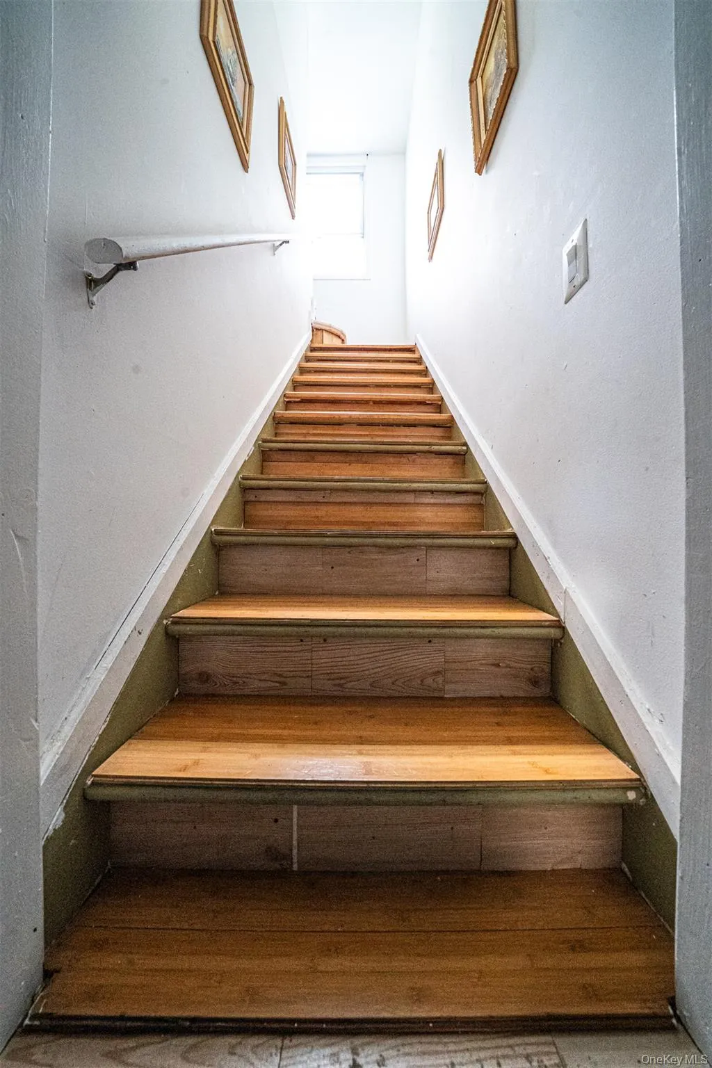 101 Woods Avenue, Hempstead, NY, 3 Bedrooms Bedrooms, 6 Rooms Rooms,1 BathroomBathrooms,Residential,For Rent,Woods,0,1002632 101 Woods Avenue, Hempstead, NY, 3 Bedrooms Bedrooms, 6 Rooms Rooms,1 BathroomBathrooms,Residential,For Rent,Woods,0,1002632