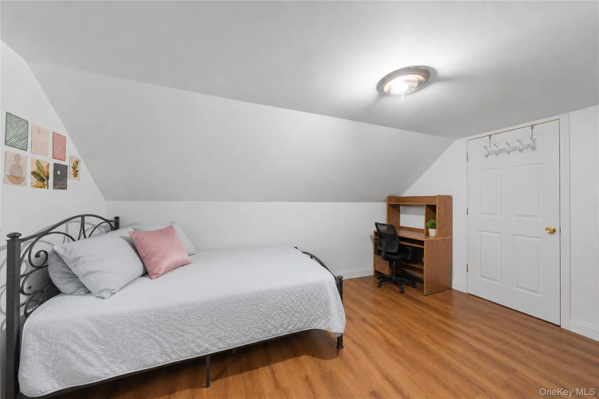 101 Woods Avenue, Hempstead, NY, 3 Bedrooms Bedrooms, 6 Rooms Rooms,1 BathroomBathrooms,Residential,For Rent,Woods,0,1002632 101 Woods Avenue, Hempstead, NY, 3 Bedrooms Bedrooms, 6 Rooms Rooms,1 BathroomBathrooms,Residential,For Rent,Woods,0,1002632