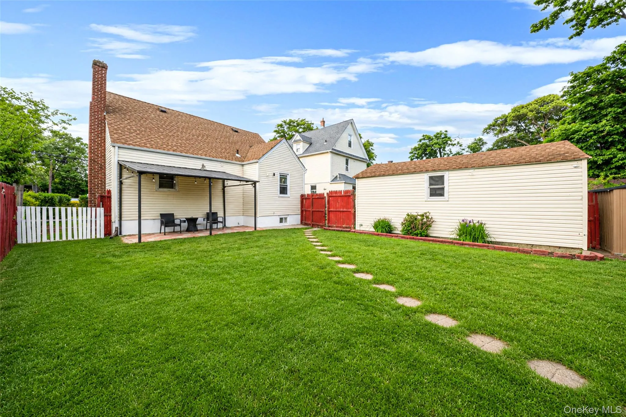 101 Woods Avenue, Hempstead, NY, 3 Bedrooms Bedrooms, 6 Rooms Rooms,1 BathroomBathrooms,Residential,For Rent,Woods,0,1002632 101 Woods Avenue, Hempstead, NY, 3 Bedrooms Bedrooms, 6 Rooms Rooms,1 BathroomBathrooms,Residential,For Rent,Woods,0,1002632