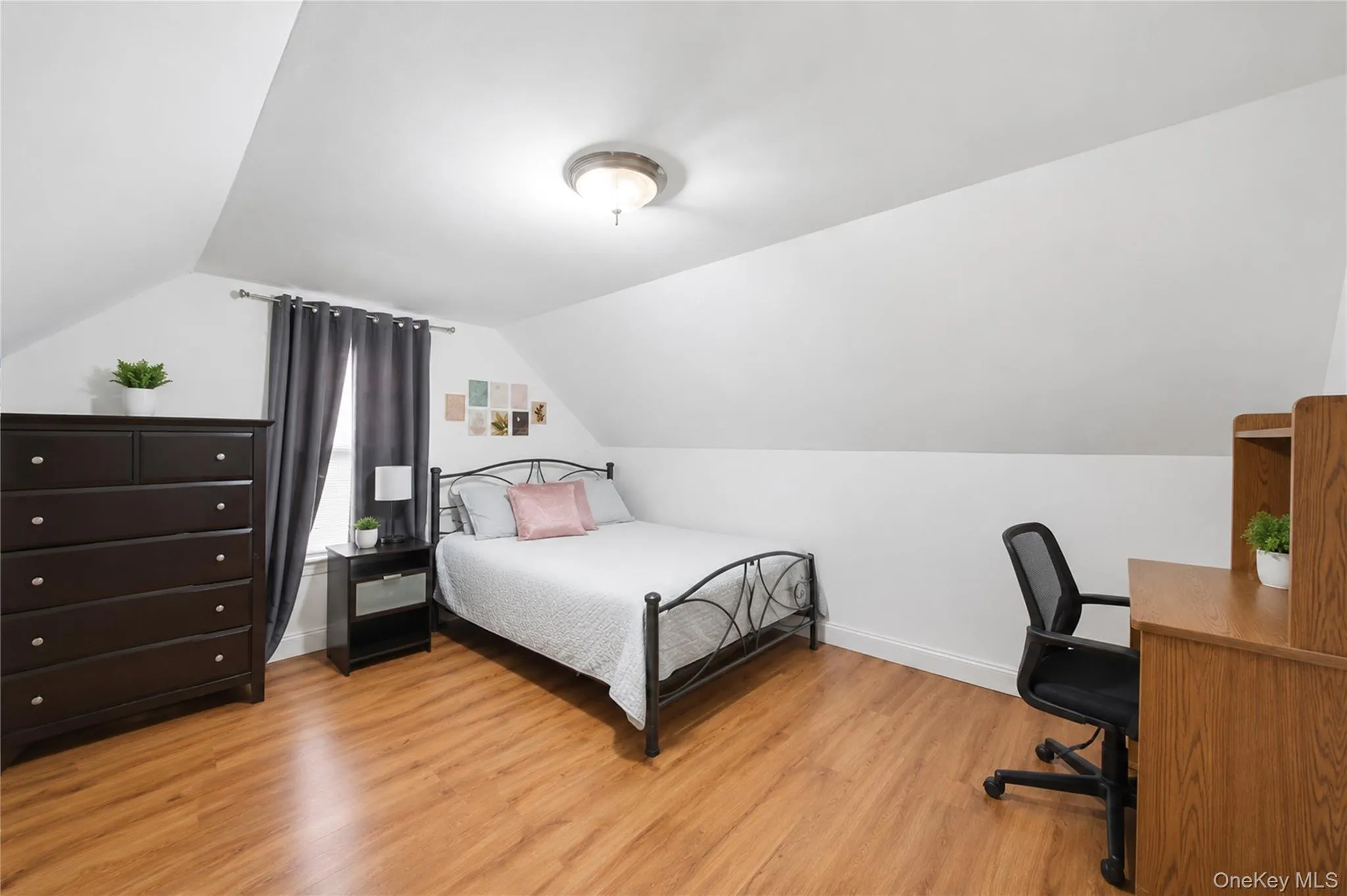 101 Woods Avenue, Hempstead, NY, 3 Bedrooms Bedrooms, 6 Rooms Rooms,1 BathroomBathrooms,Residential,For Rent,Woods,0,1002632 101 Woods Avenue, Hempstead, NY, 3 Bedrooms Bedrooms, 6 Rooms Rooms,1 BathroomBathrooms,Residential,For Rent,Woods,0,1002632