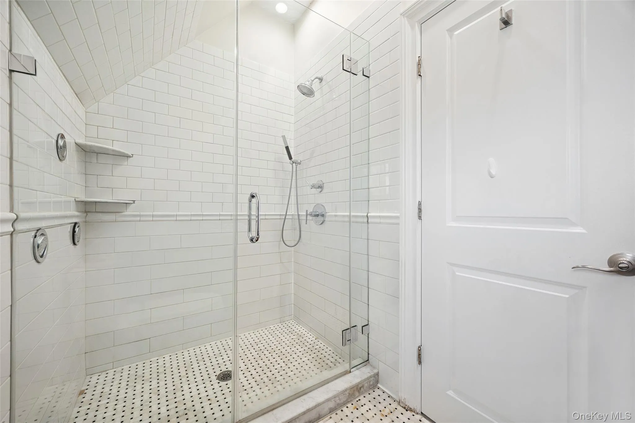 216 Beverly Road, New York, NY, 5 Bedrooms Bedrooms, 8 Rooms Rooms,3 BathroomsBathrooms,Residential,For Rent,Beverly,0,1002633 216 Beverly Road, New York, NY, 5 Bedrooms Bedrooms, 8 Rooms Rooms,3 BathroomsBathrooms,Residential,For Rent,Beverly,0,1002633