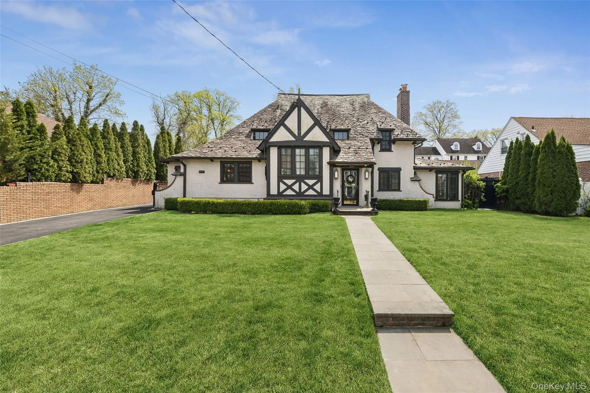 216 Beverly Road, New York, NY, 5 Bedrooms Bedrooms, 8 Rooms Rooms,3 BathroomsBathrooms,Residential,For Rent,Beverly,0,1002633 216 Beverly Road, New York, NY, 5 Bedrooms Bedrooms, 8 Rooms Rooms,3 BathroomsBathrooms,Residential,For Rent,Beverly,0,1002633