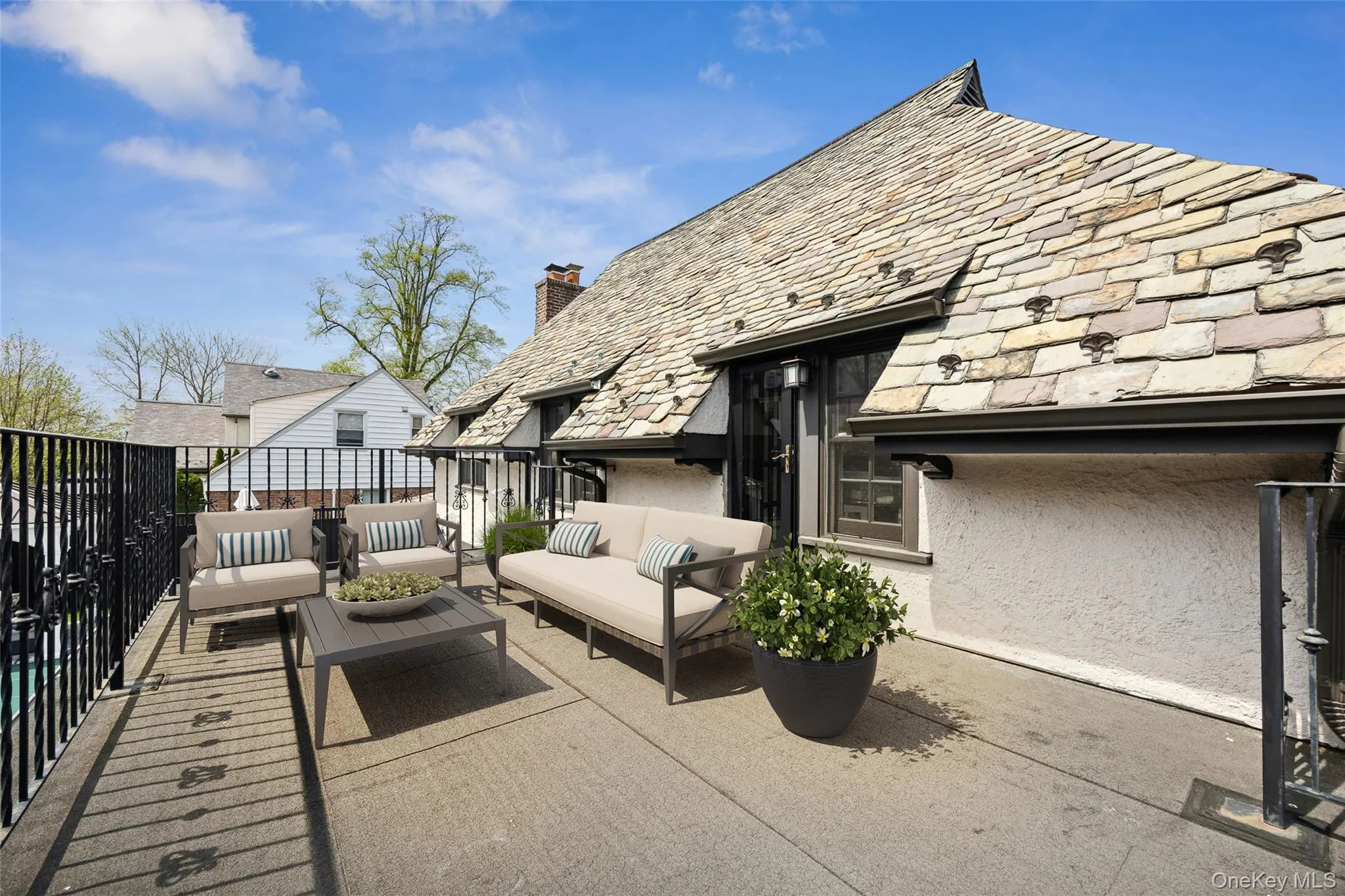 216 Beverly Road, New York, NY, 5 Bedrooms Bedrooms, 8 Rooms Rooms,3 BathroomsBathrooms,Residential,For Rent,Beverly,0,1002633 216 Beverly Road, New York, NY, 5 Bedrooms Bedrooms, 8 Rooms Rooms,3 BathroomsBathrooms,Residential,For Rent,Beverly,0,1002633