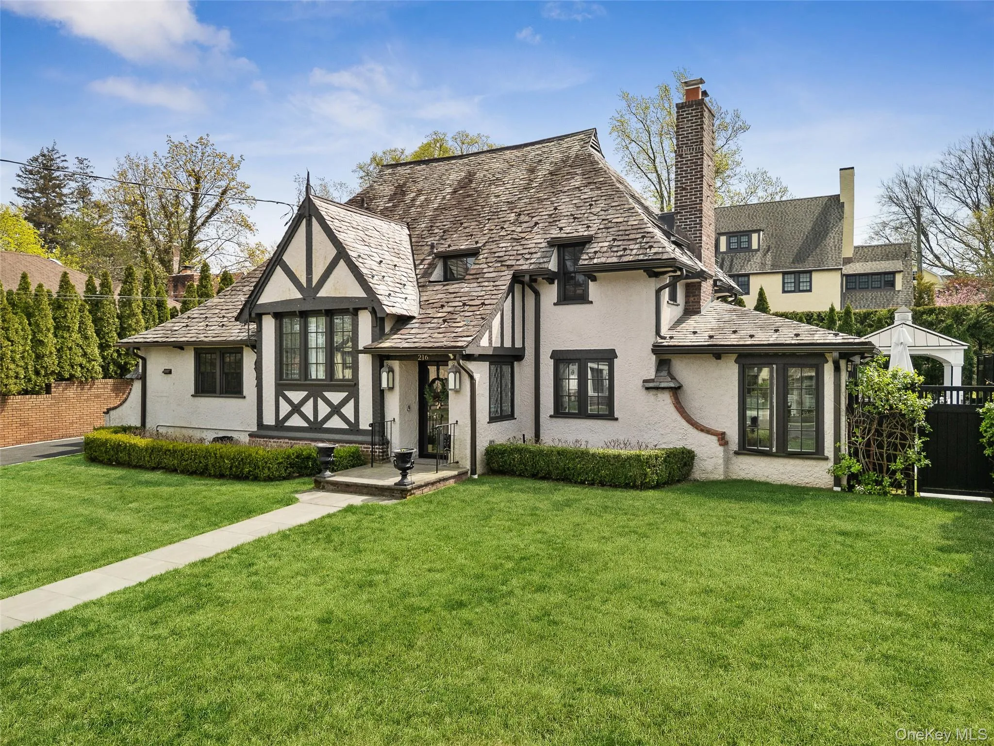 216 Beverly Road, New York, NY, 5 Bedrooms Bedrooms, 8 Rooms Rooms,3 BathroomsBathrooms,Residential,For Rent,Beverly,0,1002633 216 Beverly Road, New York, NY, 5 Bedrooms Bedrooms, 8 Rooms Rooms,3 BathroomsBathrooms,Residential,For Rent,Beverly,0,1002633