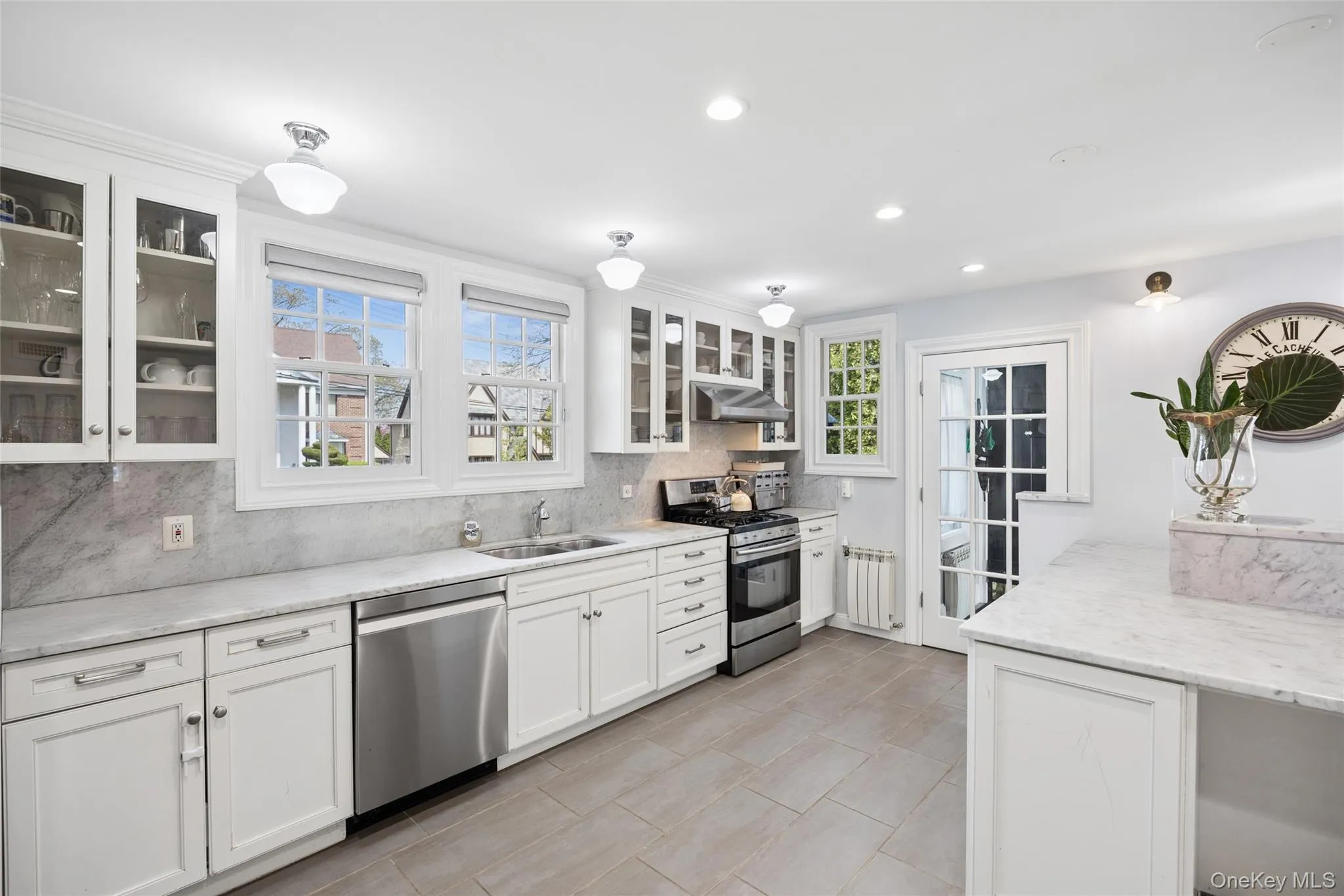 216 Beverly Road, New York, NY, 5 Bedrooms Bedrooms, 8 Rooms Rooms,3 BathroomsBathrooms,Residential,For Rent,Beverly,0,1002633 216 Beverly Road, New York, NY, 5 Bedrooms Bedrooms, 8 Rooms Rooms,3 BathroomsBathrooms,Residential,For Rent,Beverly,0,1002633