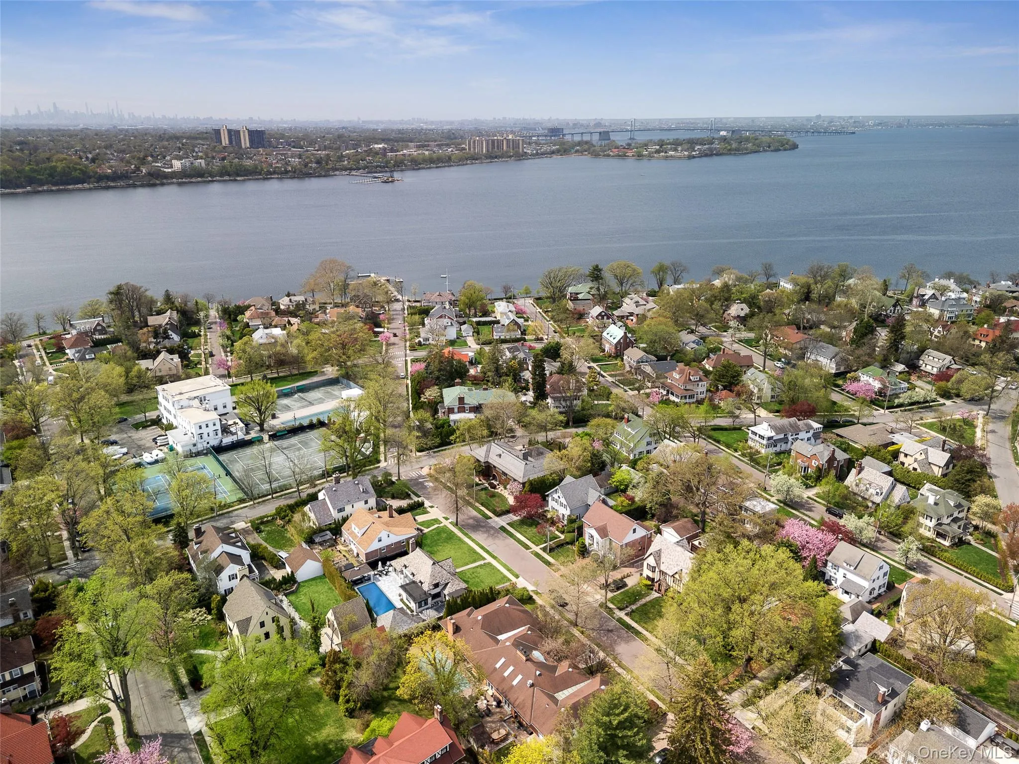 216 Beverly Road, New York, NY, 5 Bedrooms Bedrooms, 8 Rooms Rooms,3 BathroomsBathrooms,Residential,For Rent,Beverly,0,1002633 216 Beverly Road, New York, NY, 5 Bedrooms Bedrooms, 8 Rooms Rooms,3 BathroomsBathrooms,Residential,For Rent,Beverly,0,1002633
