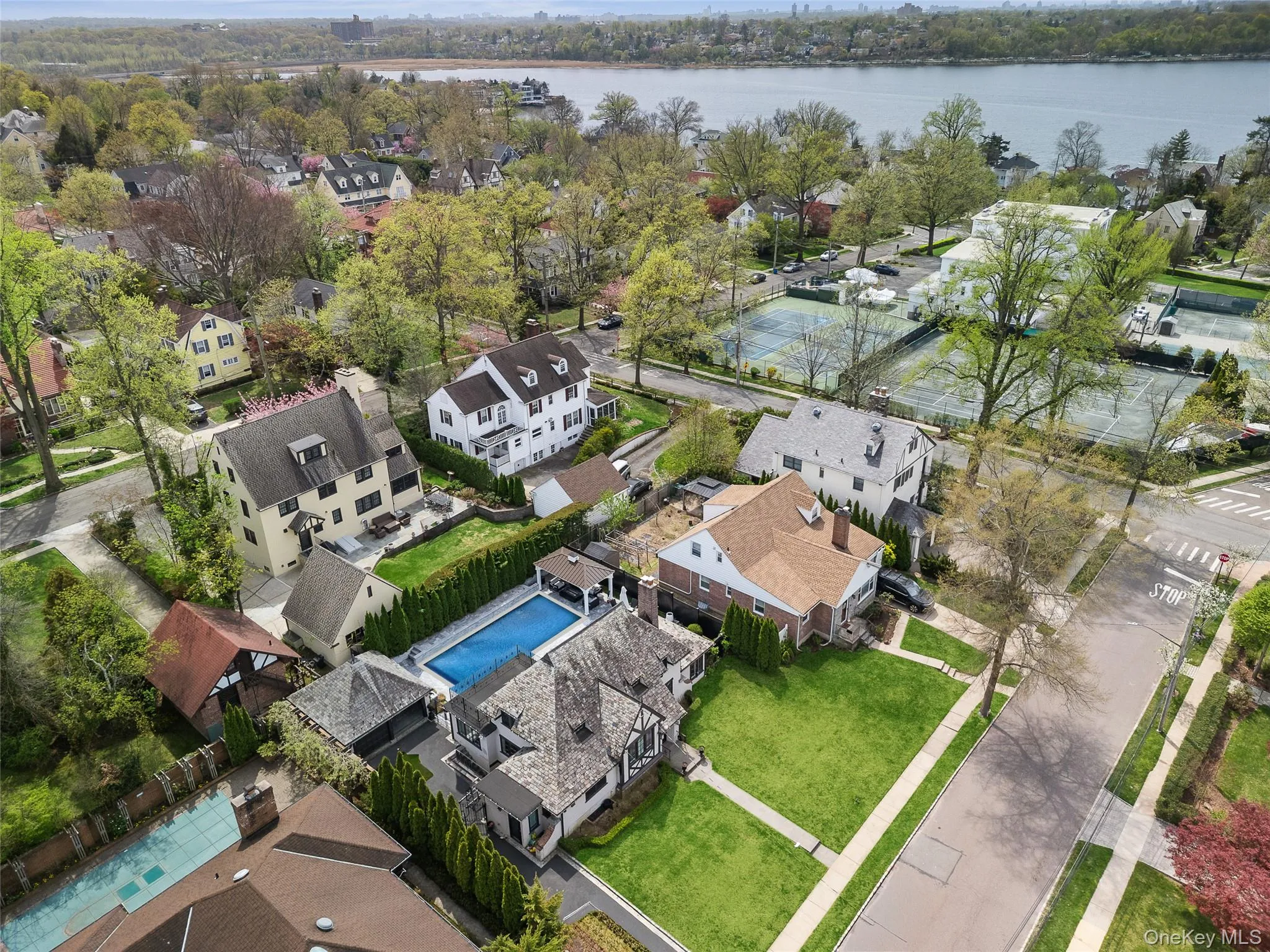 216 Beverly Road, New York, NY, 5 Bedrooms Bedrooms, 8 Rooms Rooms,3 BathroomsBathrooms,Residential,For Rent,Beverly,0,1002633 216 Beverly Road, New York, NY, 5 Bedrooms Bedrooms, 8 Rooms Rooms,3 BathroomsBathrooms,Residential,For Rent,Beverly,0,1002633