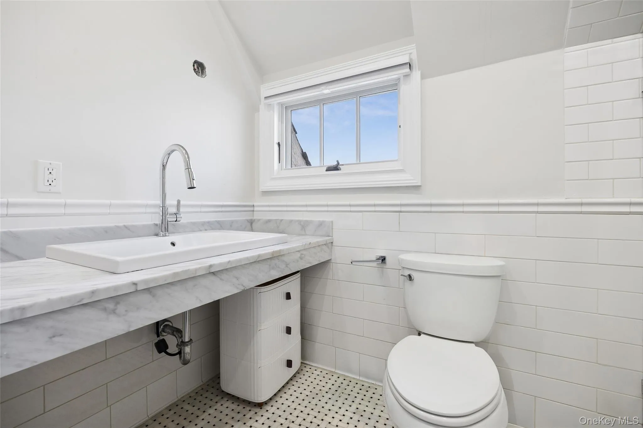 216 Beverly Road, New York, NY, 5 Bedrooms Bedrooms, 8 Rooms Rooms,3 BathroomsBathrooms,Residential,For Rent,Beverly,0,1002633 216 Beverly Road, New York, NY, 5 Bedrooms Bedrooms, 8 Rooms Rooms,3 BathroomsBathrooms,Residential,For Rent,Beverly,0,1002633