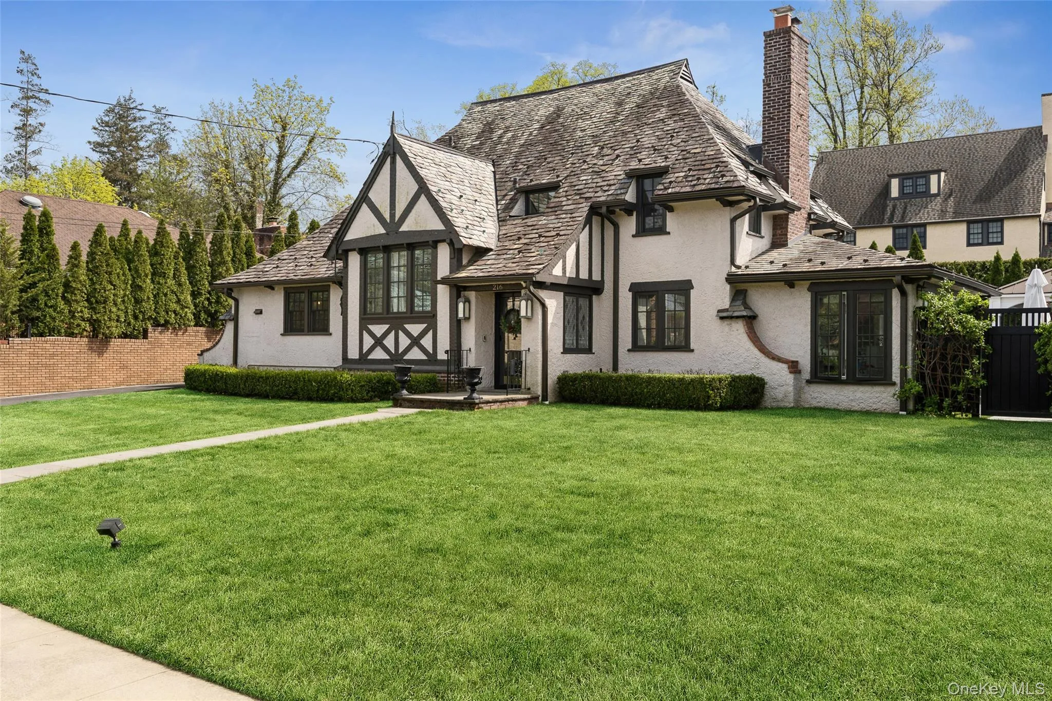 216 Beverly Road, New York, NY, 5 Bedrooms Bedrooms, 8 Rooms Rooms,3 BathroomsBathrooms,Residential,For Rent,Beverly,0,1002633 216 Beverly Road, New York, NY, 5 Bedrooms Bedrooms, 8 Rooms Rooms,3 BathroomsBathrooms,Residential,For Rent,Beverly,0,1002633