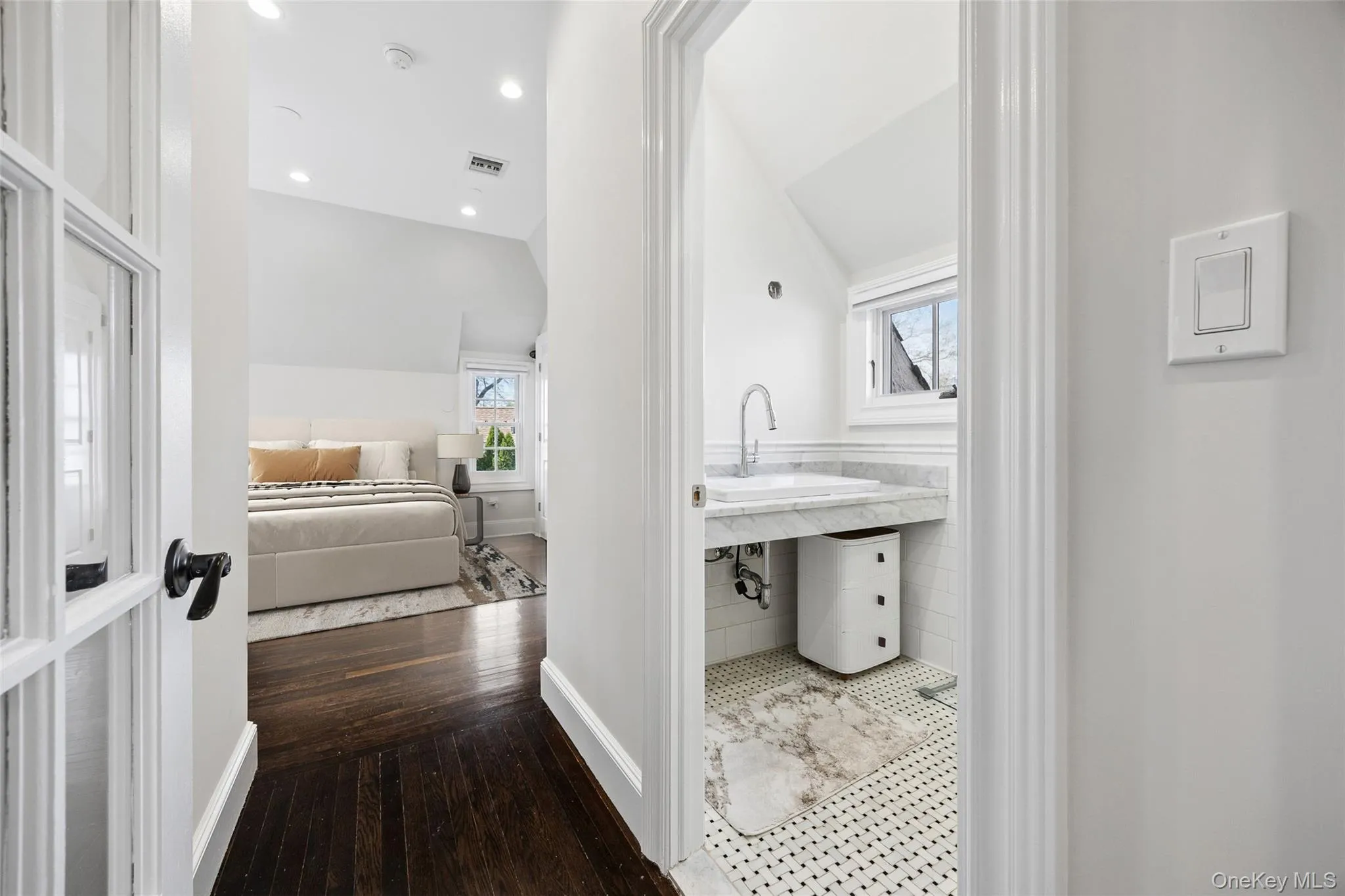 216 Beverly Road, New York, NY, 5 Bedrooms Bedrooms, 8 Rooms Rooms,3 BathroomsBathrooms,Residential,For Rent,Beverly,0,1002633 216 Beverly Road, New York, NY, 5 Bedrooms Bedrooms, 8 Rooms Rooms,3 BathroomsBathrooms,Residential,For Rent,Beverly,0,1002633