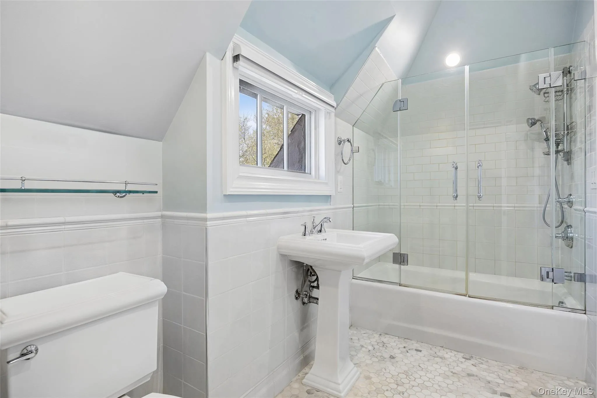 216 Beverly Road, New York, NY, 5 Bedrooms Bedrooms, 8 Rooms Rooms,3 BathroomsBathrooms,Residential,For Rent,Beverly,0,1002633 216 Beverly Road, New York, NY, 5 Bedrooms Bedrooms, 8 Rooms Rooms,3 BathroomsBathrooms,Residential,For Rent,Beverly,0,1002633