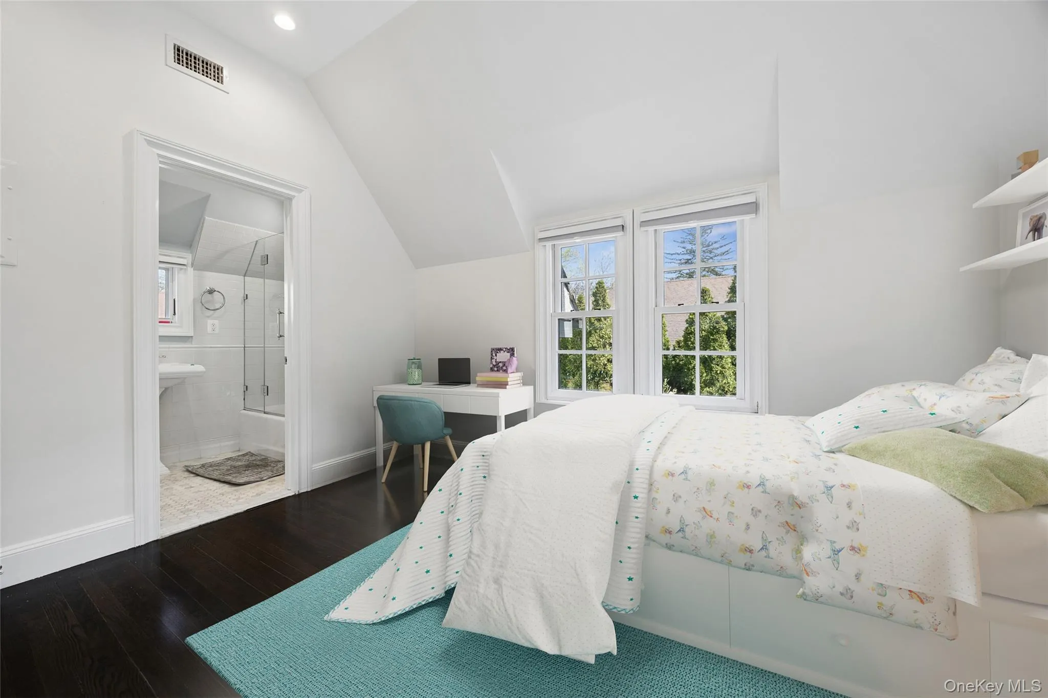 216 Beverly Road, New York, NY, 5 Bedrooms Bedrooms, 8 Rooms Rooms,3 BathroomsBathrooms,Residential,For Rent,Beverly,0,1002633 216 Beverly Road, New York, NY, 5 Bedrooms Bedrooms, 8 Rooms Rooms,3 BathroomsBathrooms,Residential,For Rent,Beverly,0,1002633