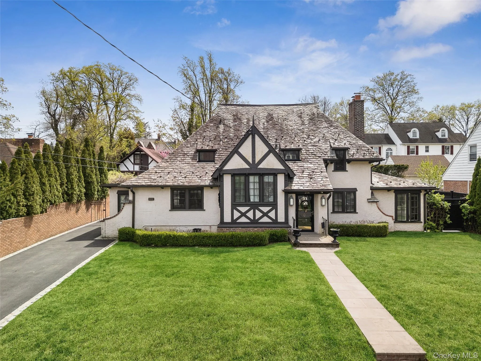 216 Beverly Road, New York, NY, 5 Bedrooms Bedrooms, 8 Rooms Rooms,3 BathroomsBathrooms,Residential,For Rent,Beverly,0,1002633 216 Beverly Road, New York, NY, 5 Bedrooms Bedrooms, 8 Rooms Rooms,3 BathroomsBathrooms,Residential,For Rent,Beverly,0,1002633