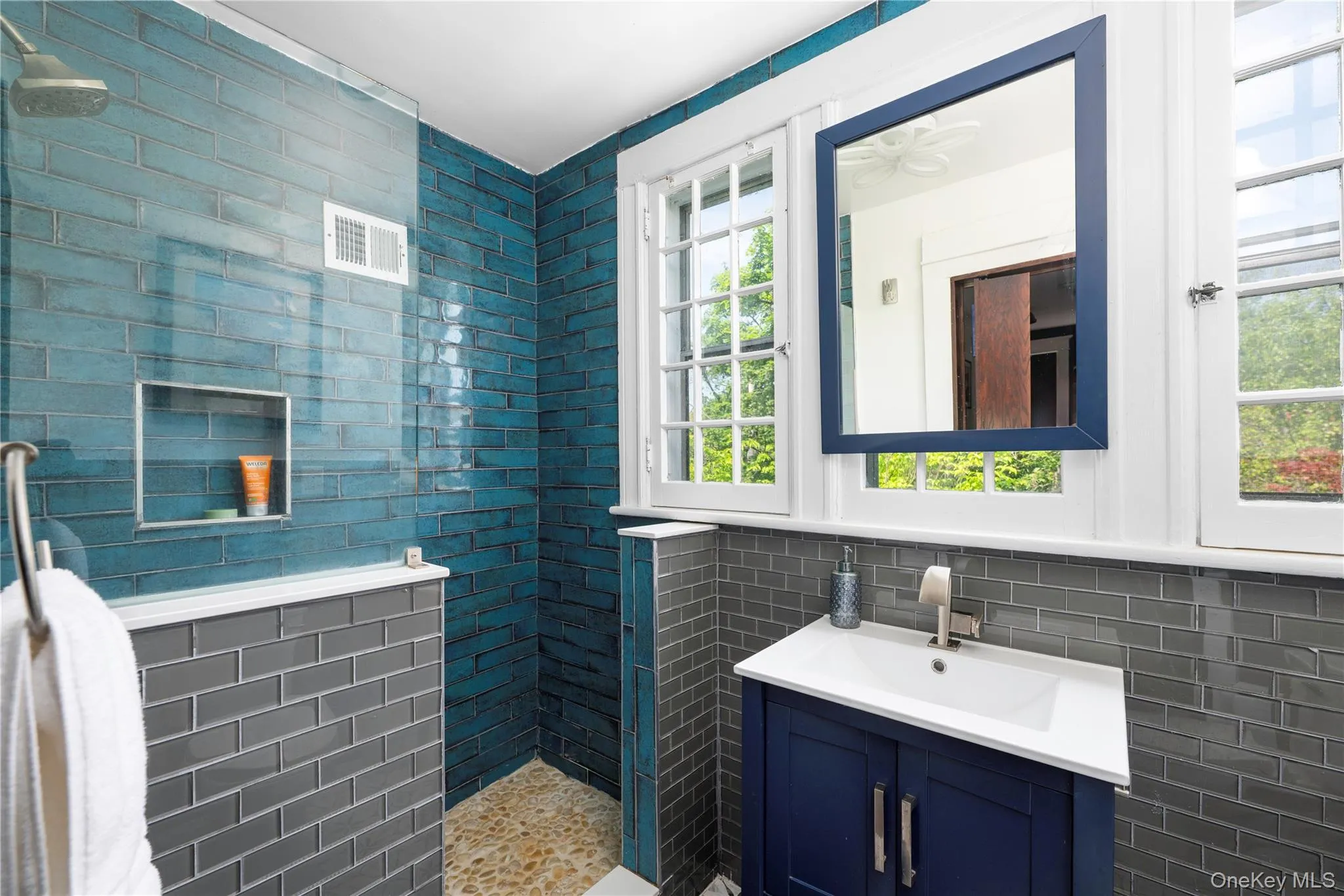 Hall bathroom hidden behind bookcase Hall bathroom hidden behind bookcase