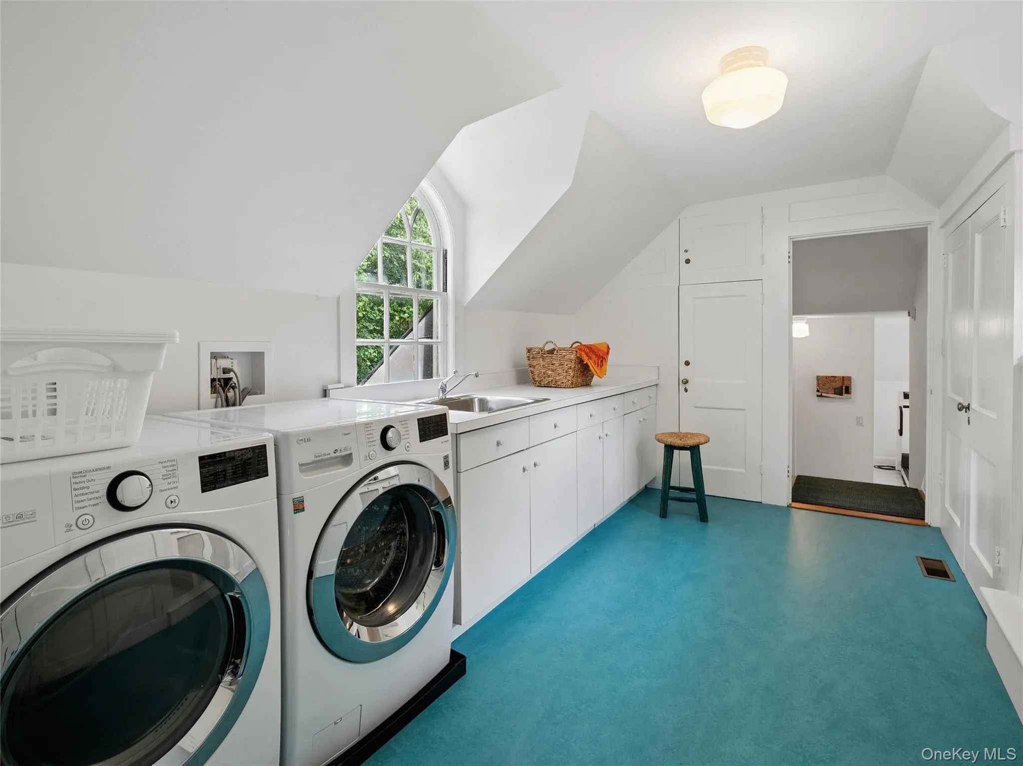1384 Park Lane, Pelham, NY, 7 Bedrooms Bedrooms, 14 Rooms Rooms,7 BathroomsBathrooms,Residential,For Rent,Park,0,1002641 1384 Park Lane, Pelham, NY, 7 Bedrooms Bedrooms, 14 Rooms Rooms,7 BathroomsBathrooms,Residential,For Rent,Park,0,1002641