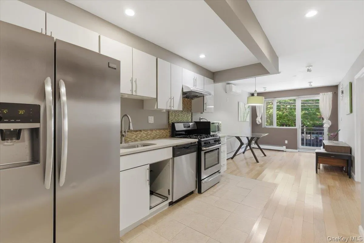 143-28 41st Avenue, New York, NY, 1 Bedroom Bedrooms, 4 Rooms Rooms,1 BathroomBathrooms,Residential,For Rent,41st,0,1002645 143-28 41st Avenue, New York, NY, 1 Bedroom Bedrooms, 4 Rooms Rooms,1 BathroomBathrooms,Residential,For Rent,41st,0,1002645