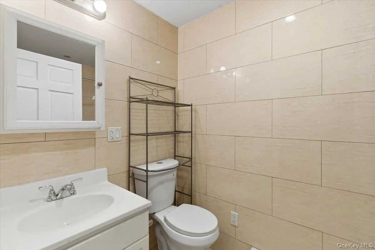 143-28 41st Avenue, New York, NY, 1 Bedroom Bedrooms, 4 Rooms Rooms,1 BathroomBathrooms,Residential,For Rent,41st,0,1002645 143-28 41st Avenue, New York, NY, 1 Bedroom Bedrooms, 4 Rooms Rooms,1 BathroomBathrooms,Residential,For Rent,41st,0,1002645