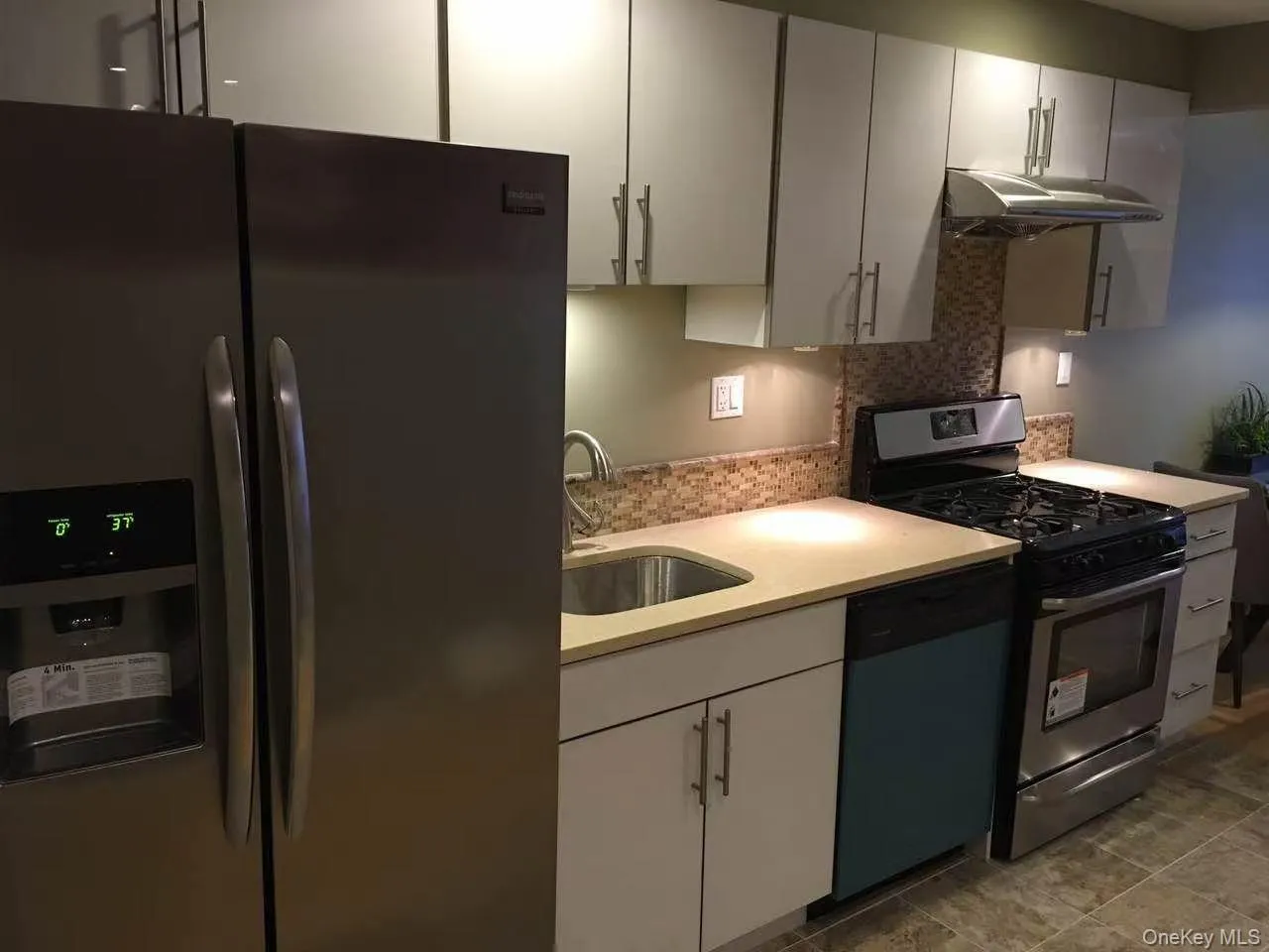 143-28 41st Avenue, New York, NY, 2 Bedrooms Bedrooms, 6 Rooms Rooms,2 BathroomsBathrooms,Residential,For Rent,41st,0,1002649 143-28 41st Avenue, New York, NY, 2 Bedrooms Bedrooms, 6 Rooms Rooms,2 BathroomsBathrooms,Residential,For Rent,41st,0,1002649