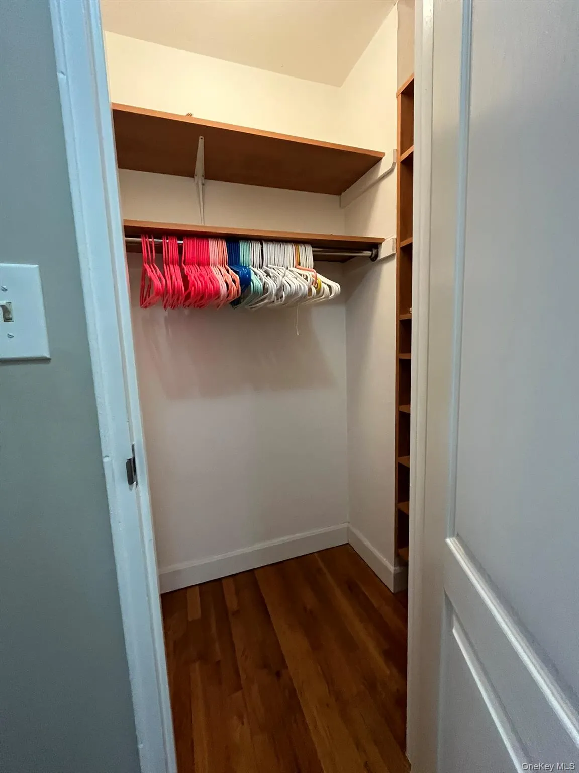 101 Jackson Avenue, North Hempstead, NY, 2 Bedrooms Bedrooms, 4 Rooms Rooms,1 BathroomBathrooms,Residential Lease,For Rent,Jackson,0,1002650 101 Jackson Avenue, North Hempstead, NY, 2 Bedrooms Bedrooms, 4 Rooms Rooms,1 BathroomBathrooms,Residential Lease,For Rent,Jackson,0,1002650