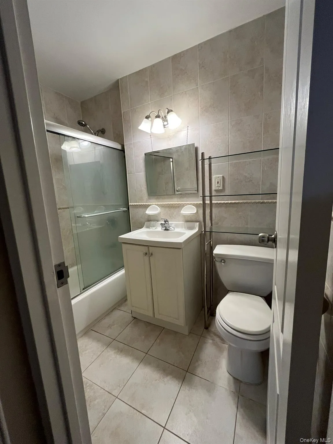 101 Jackson Avenue, North Hempstead, NY, 2 Bedrooms Bedrooms, 4 Rooms Rooms,1 BathroomBathrooms,Residential Lease,For Rent,Jackson,0,1002650 101 Jackson Avenue, North Hempstead, NY, 2 Bedrooms Bedrooms, 4 Rooms Rooms,1 BathroomBathrooms,Residential Lease,For Rent,Jackson,0,1002650