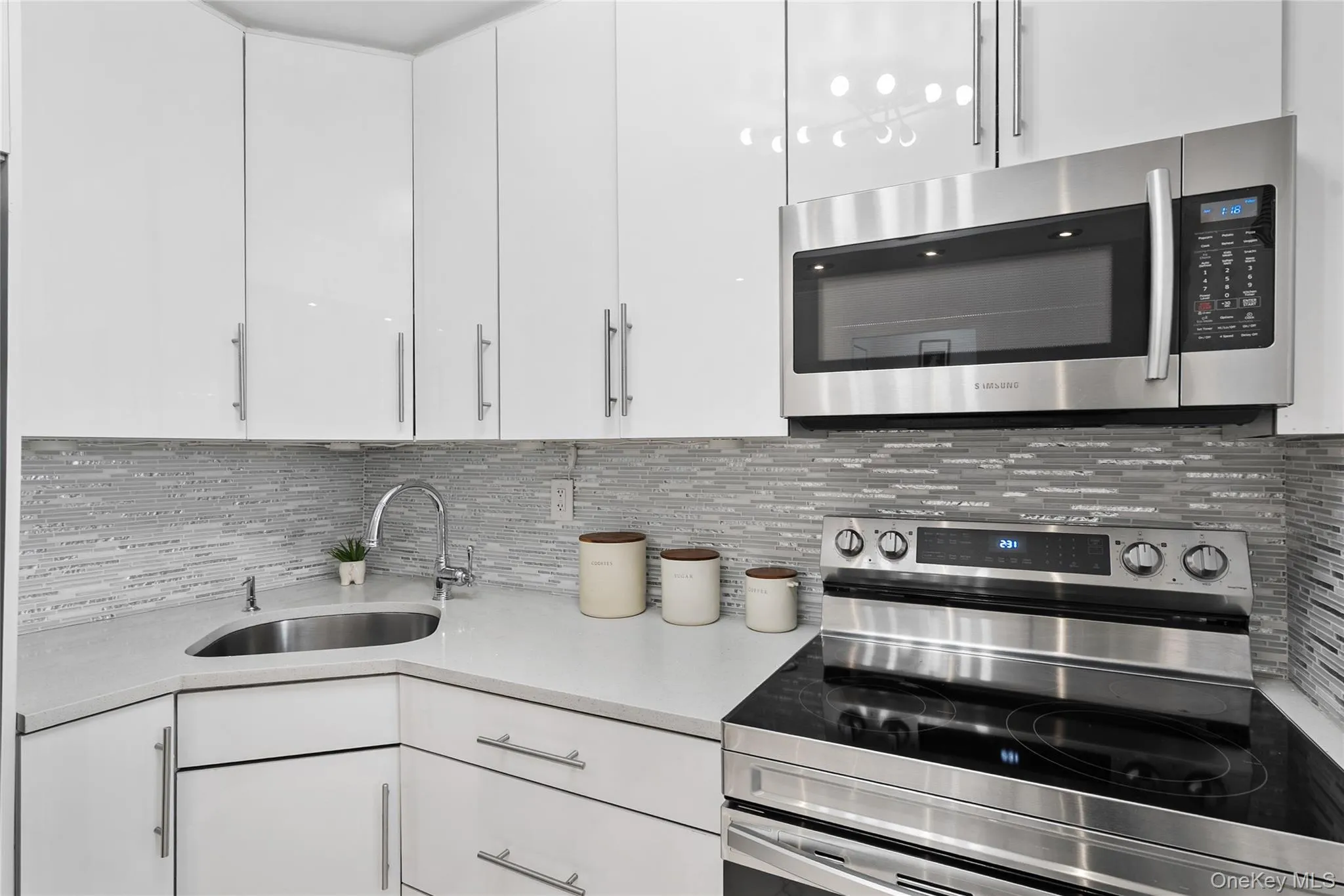 5800 Arlington Avenue, New York, NY, 1 Bedroom Bedrooms, 4 Rooms Rooms,1 BathroomBathrooms,Residential Lease,For Rent,Arlington,0,1002652 5800 Arlington Avenue, New York, NY, 1 Bedroom Bedrooms, 4 Rooms Rooms,1 BathroomBathrooms,Residential Lease,For Rent,Arlington,0,1002652