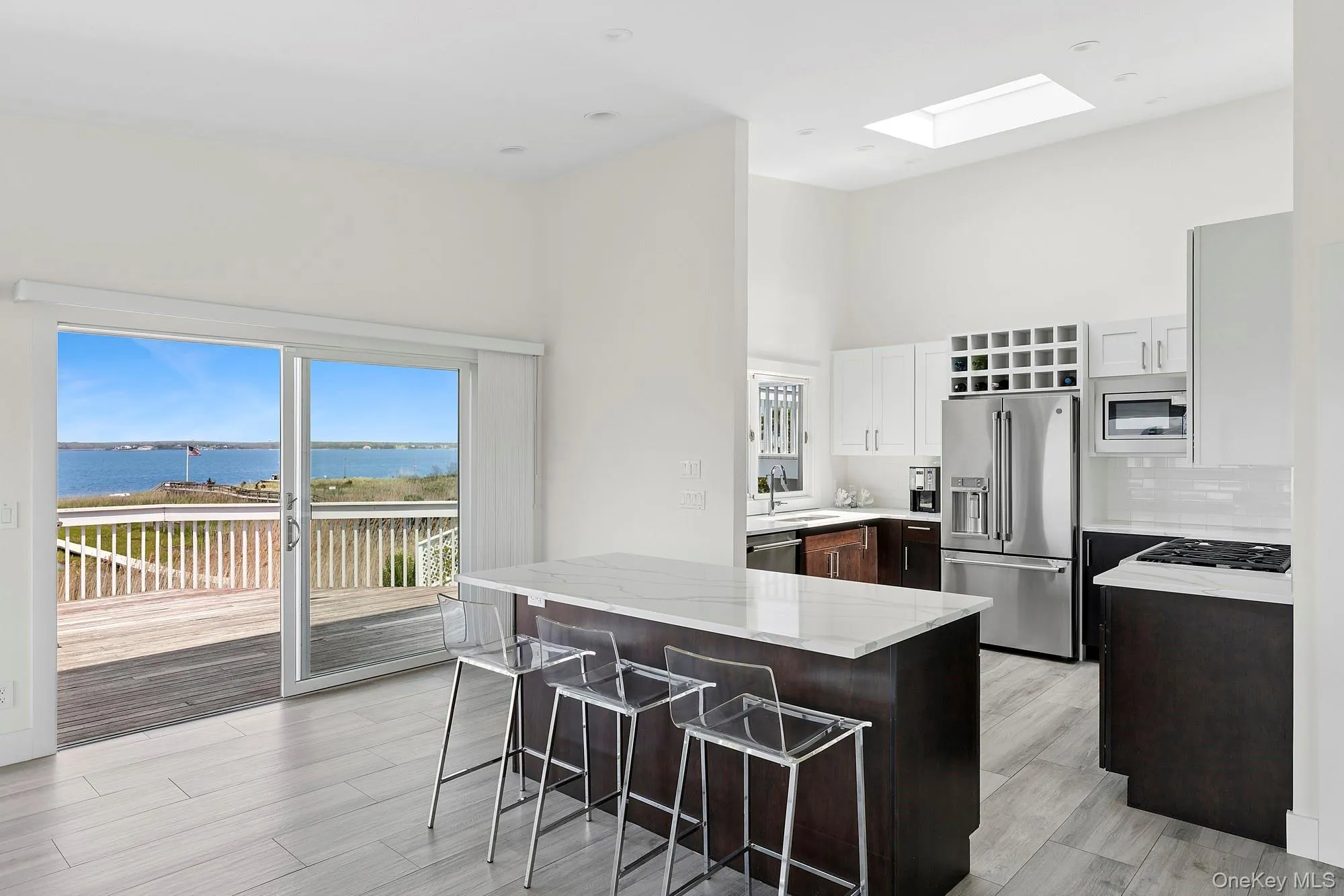 588 Dune Road, Southampton, NY, 4 Bedrooms Bedrooms, 8 Rooms Rooms,3 BathroomsBathrooms,Residential Lease,For Rent,Dune,0,1002653 588 Dune Road, Southampton, NY, 4 Bedrooms Bedrooms, 8 Rooms Rooms,3 BathroomsBathrooms,Residential Lease,For Rent,Dune,0,1002653